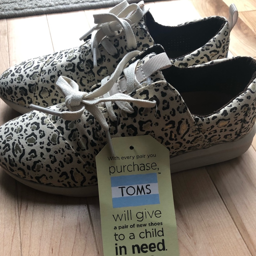 Toms canvas sneakers